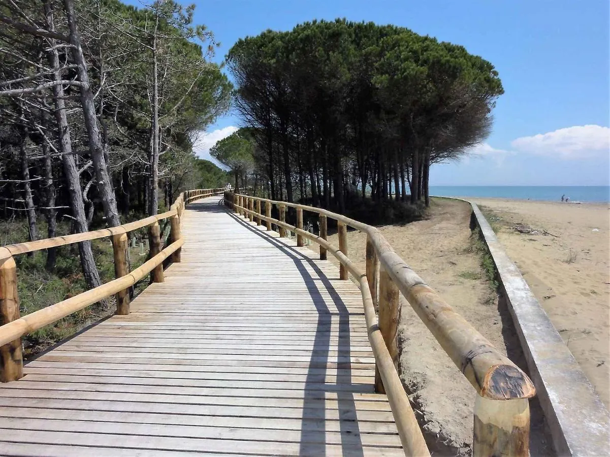 아파트 Holiday Home In Bibione 38309