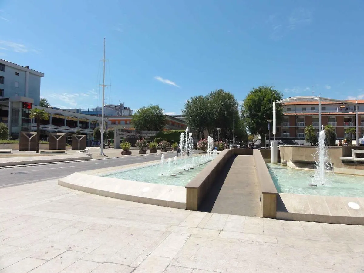 아파트 Holiday Home In Bibione 38309